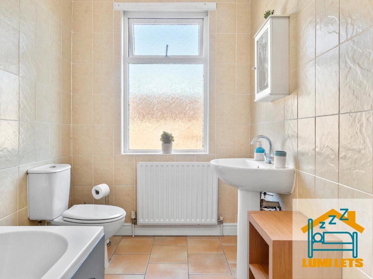 2Br Home In Barrow-In-Furness Sleeps 8 Close To Bae Systems, Hospital, Lakes Zewnętrze zdjęcie